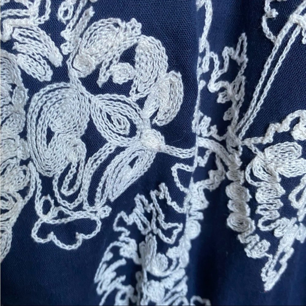 🔥5/$25 Westport Dress Navy & White Embroidered Coastal Beach Travel Cruise Dress - Picture 5 of 9